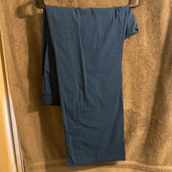 Cherokee revolution scrub pants - Picture 2 of 3